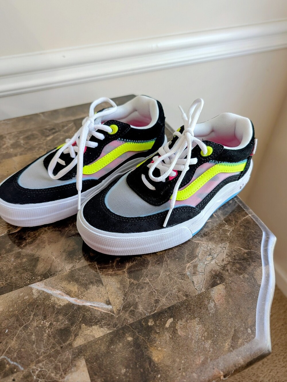 Vans NEW Kids Black Size 4, Gray & Neon Pink/Yellow Skate Sneakers